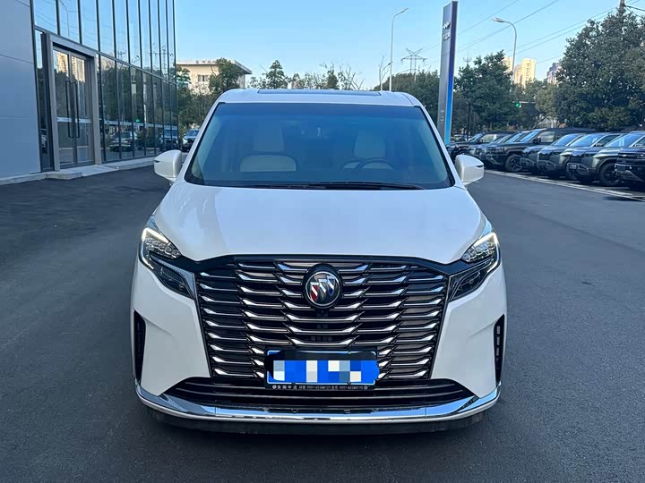 Фото 2 - Buick GL8 ES