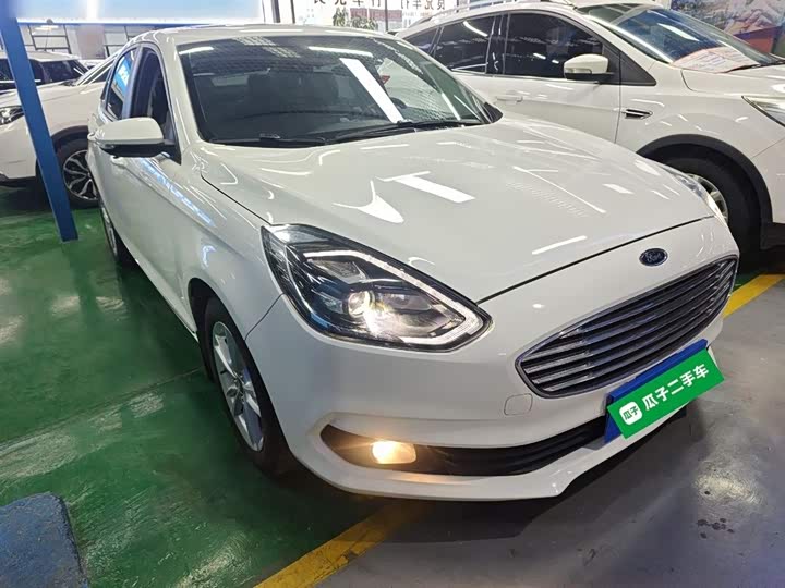 Фото 4 - Ford Escort