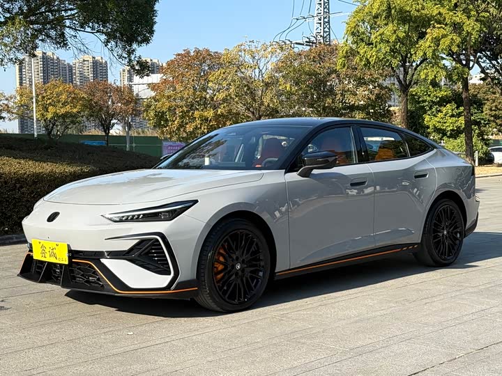 Фото 1 - Changan UNI-V