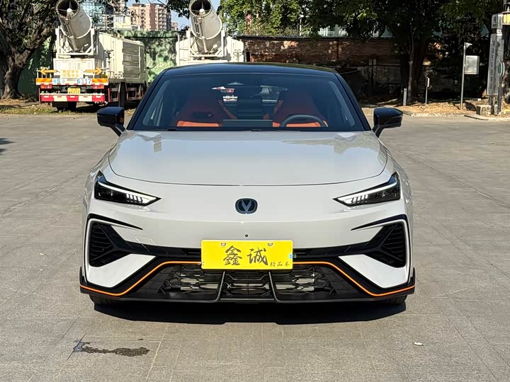 Фото 3 - Changan UNI-V