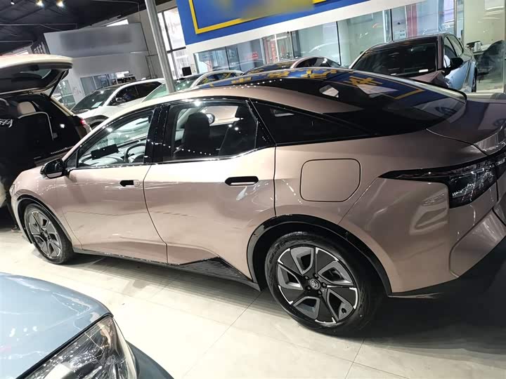 Фото 5 - Toyota bZ3