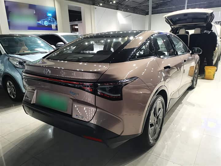 Фото 7 - Toyota bZ3