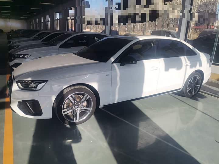 Фото 5 - Audi A4L