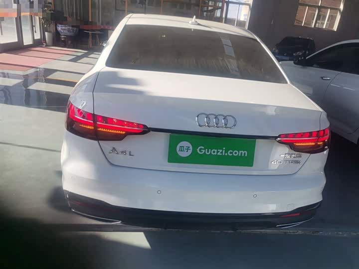 Фото 6 - Audi A4L