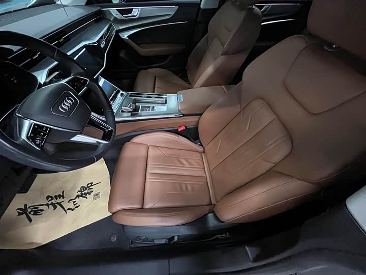 Фото 7 - Audi A7