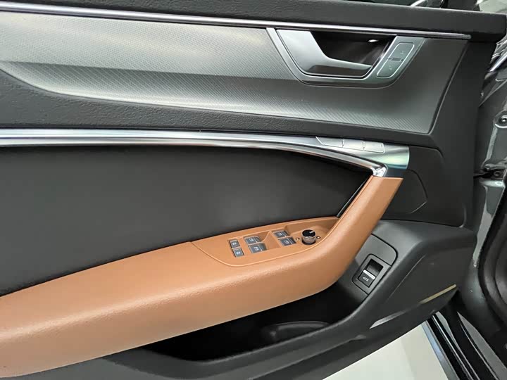 Фото 9 - Audi A7