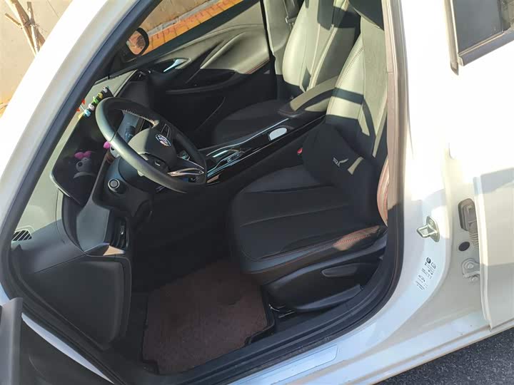 Фото 8 - Buick Verano