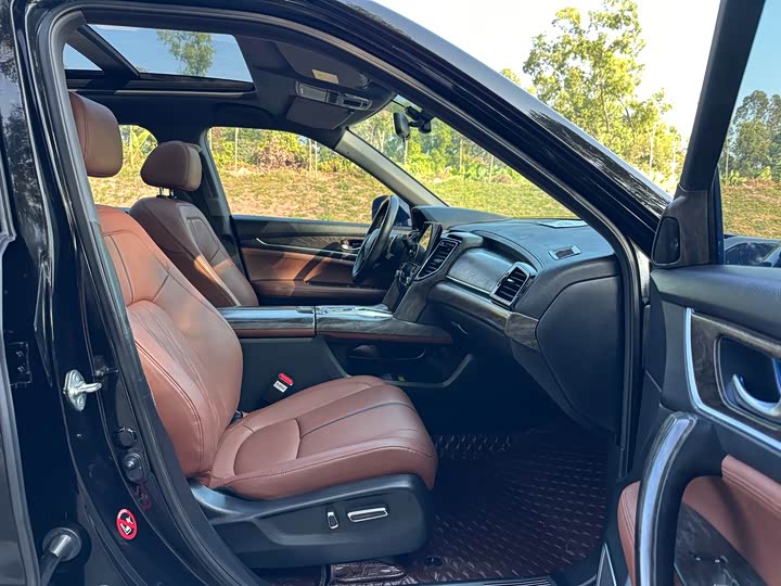 Фото 8 - Honda UR-V