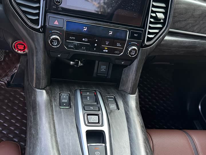 Фото 9 - Honda UR-V