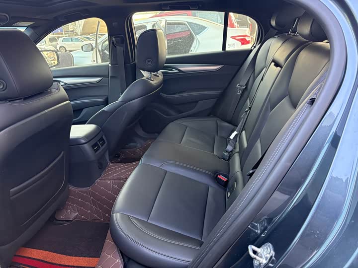 Фото 9 - Cadillac CT5