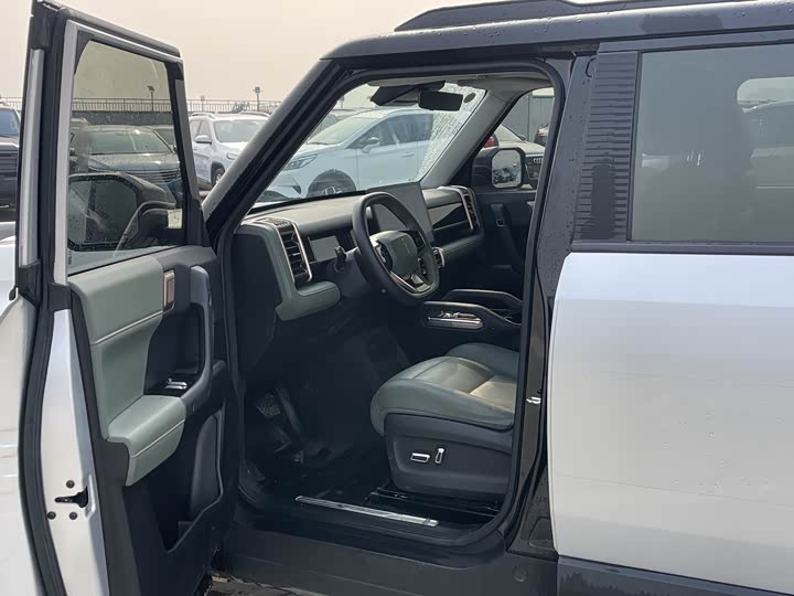 Фото 8 - Chery iCar 03