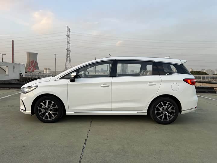 Фото 3 - BYD Song Max Hybrid