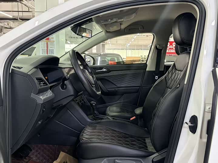 Фото 4 - Volkswagen Tharu