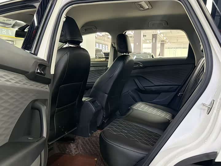 Фото 5 - Volkswagen Tharu