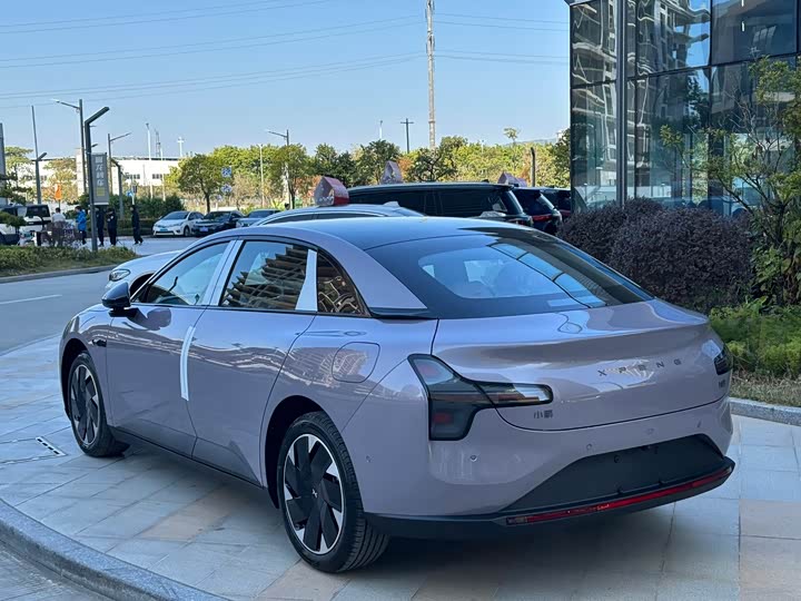 Фото 7 - XPeng Mona M03