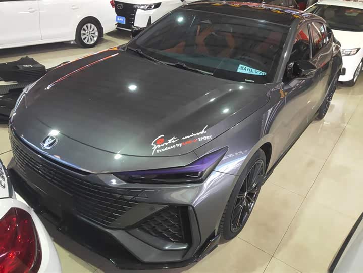 Фото 1 - Changan UNI-V