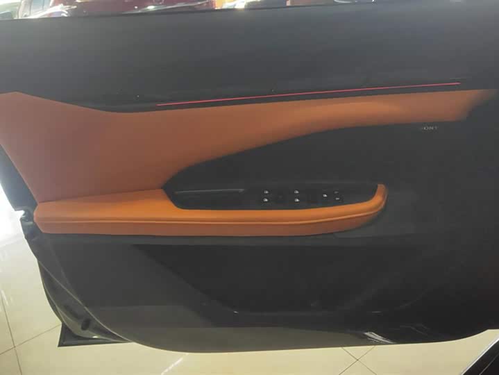 Фото 7 - Changan UNI-V