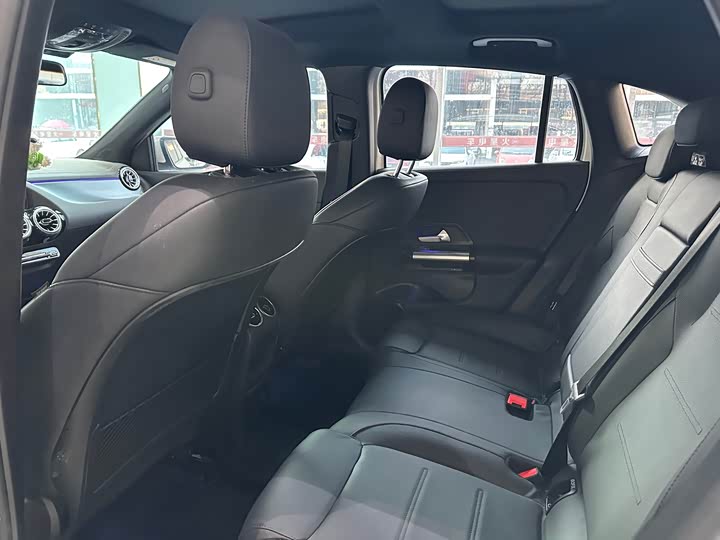 Фото 8 - Mercedes-Benz EQA