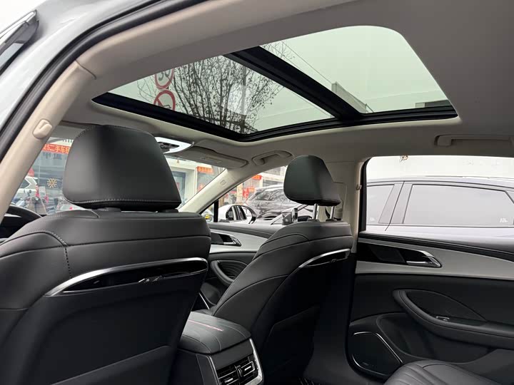 Фото 5 - Hongqi H5