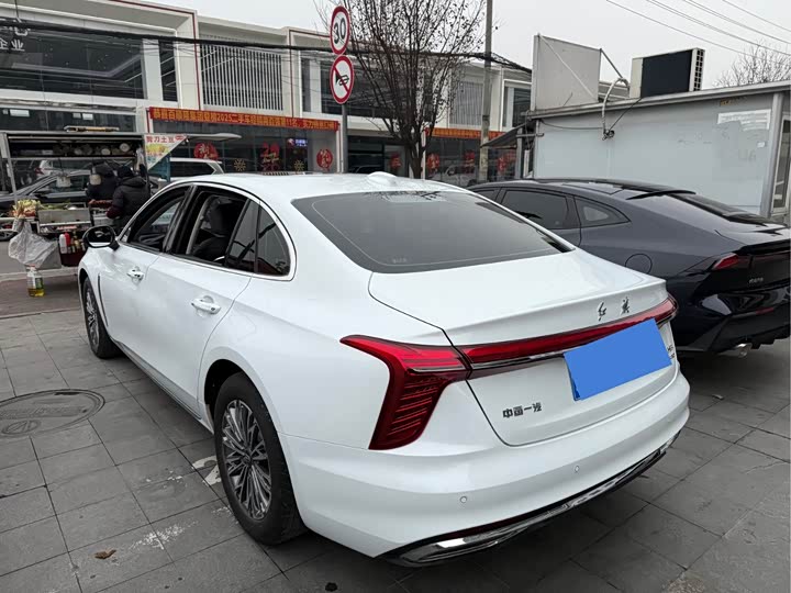 Фото 9 - Hongqi H5