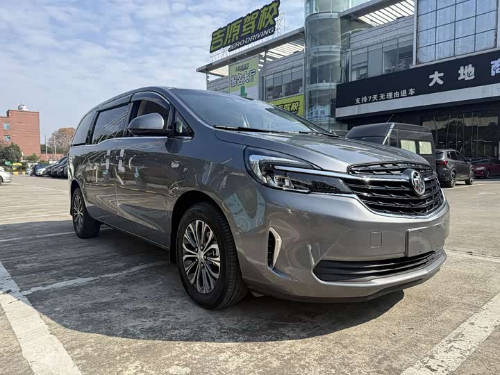 Фото 3 - Buick GL8 ES