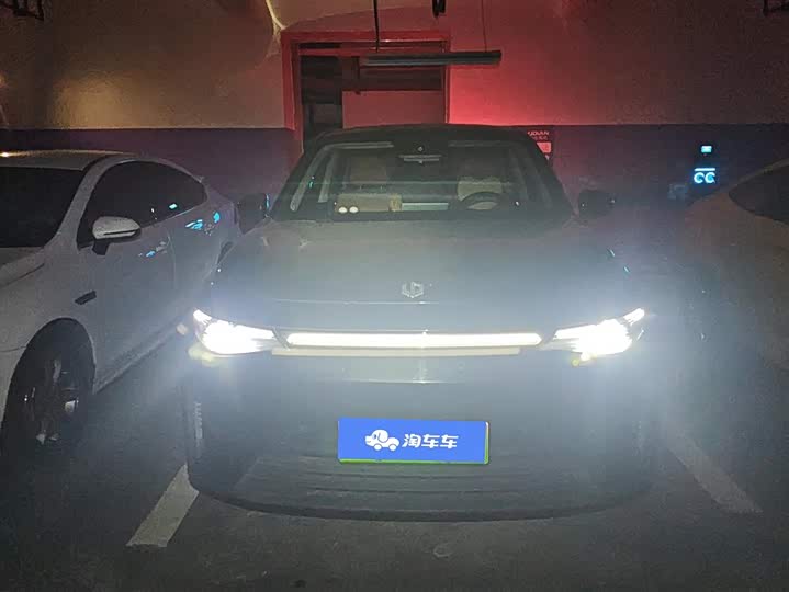 Фото 2 - Leapmotor C10