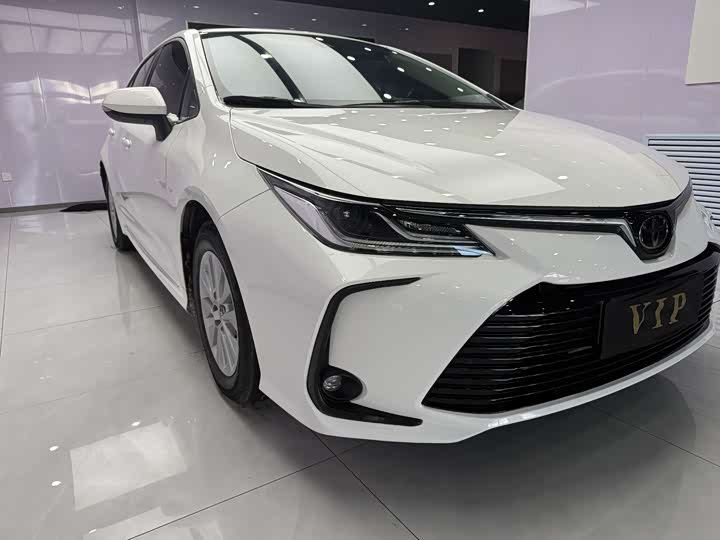 Фото 4 - Toyota Corolla