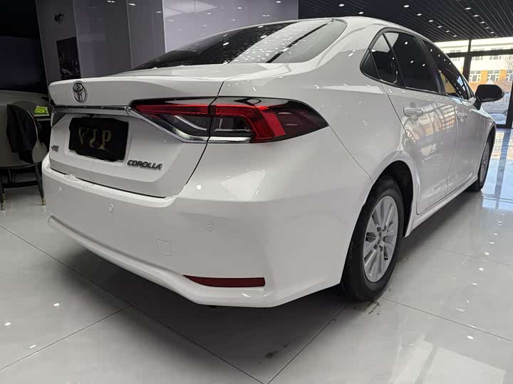 Фото 6 - Toyota Corolla