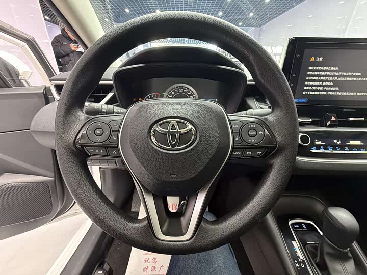 Фото 9 - Toyota Corolla