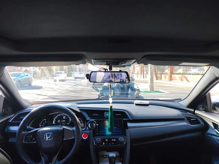 Фото 9 - Honda Civic