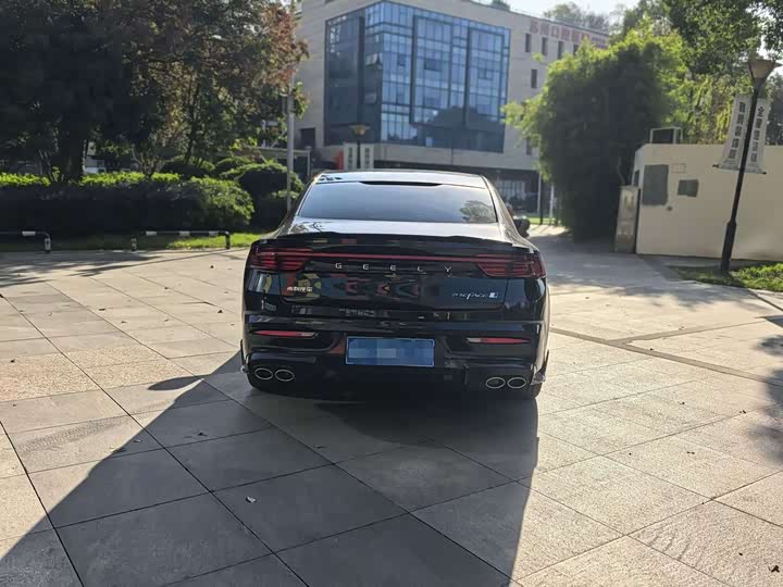 Фото 8 - Geely Preface