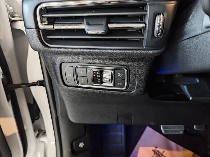 Фото 5 - Lincoln Corsair