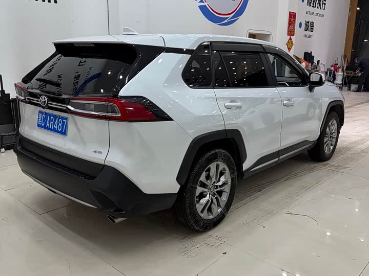 Фото 5 - Toyota Wildlander