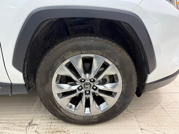 Фото 8 - Toyota Wildlander