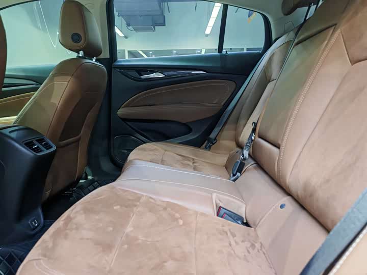 Фото 9 - Buick Regal