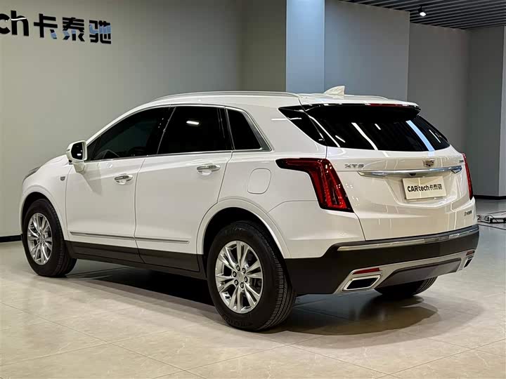 Фото 6 - Cadillac XT5