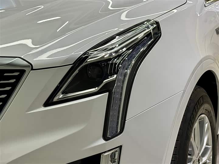 Фото 8 - Cadillac XT5