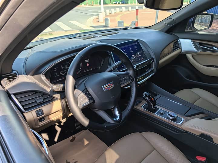 Фото 8 - Cadillac CT5