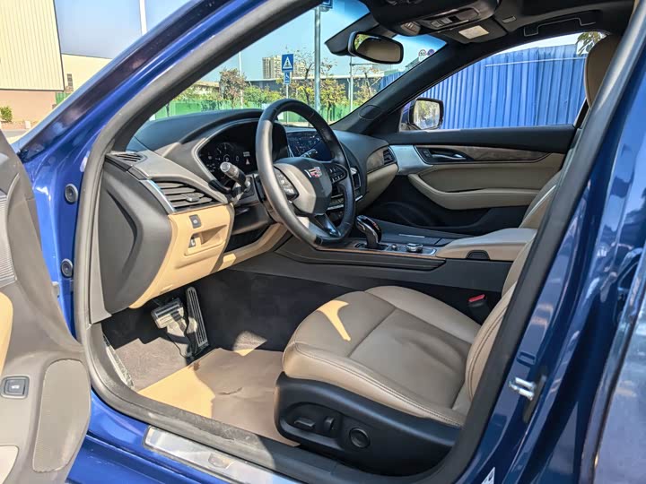 Фото 9 - Cadillac CT5