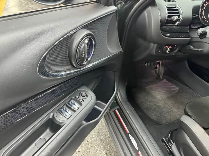 Фото 9 - Mini Clubman JCW