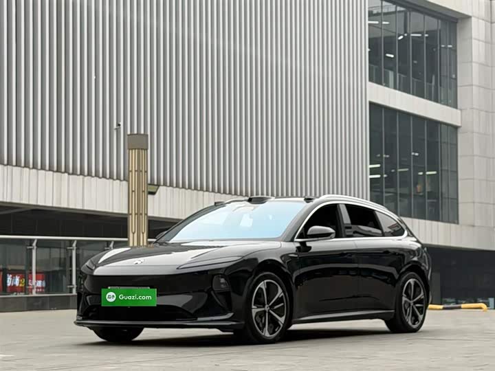 Фото 1 - Nio ET5