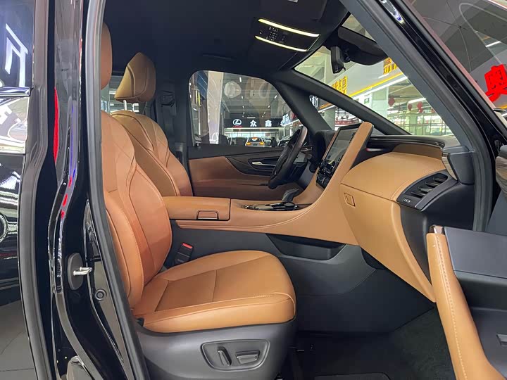 Фото 9 - Toyota Alphard