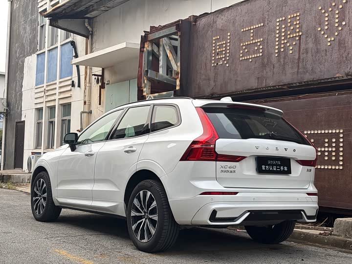 Фото 4 - Volvo XC60