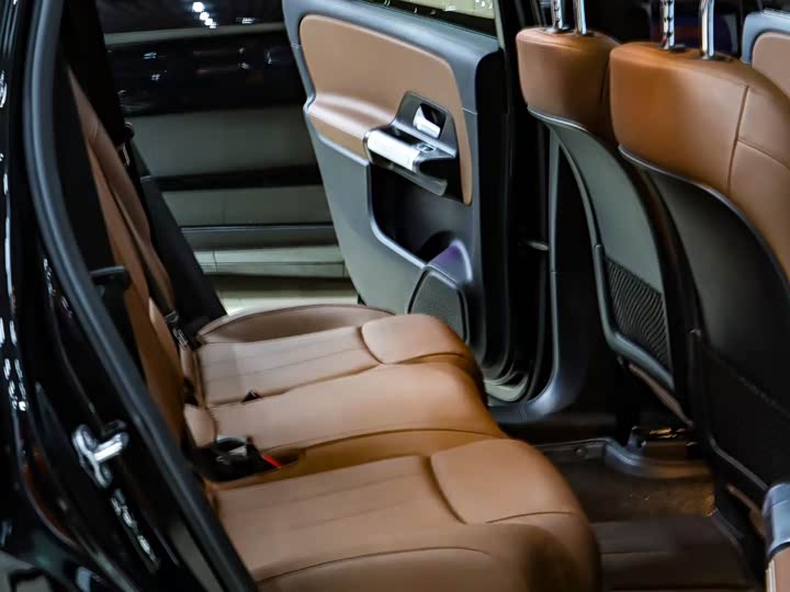 Фото 7 - Mercedes-Benz GLB-Class