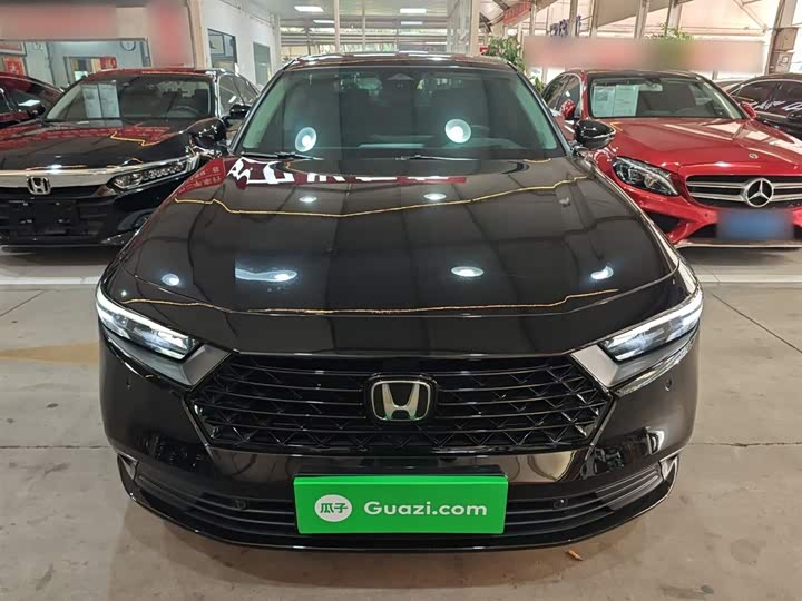 Фото 3 - Honda Accord