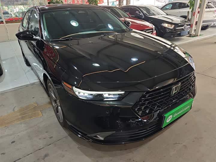 Фото 4 - Honda Accord