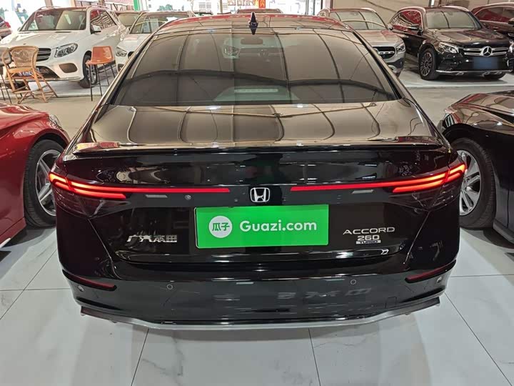 Фото 6 - Honda Accord