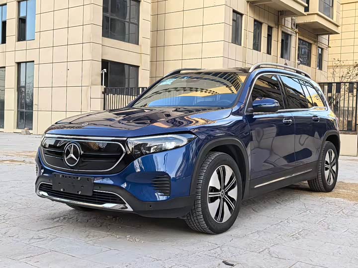 Фото 1 - Mercedes-Benz EQB