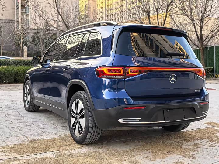 Фото 8 - Mercedes-Benz EQB