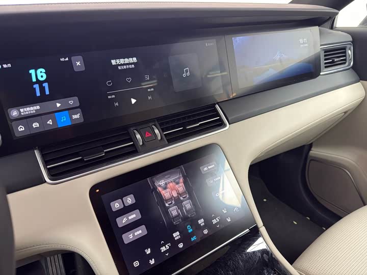 Фото 8 - LiXiang One